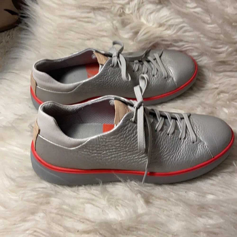 Like new Ecco hydromax silver  leather golf shoes